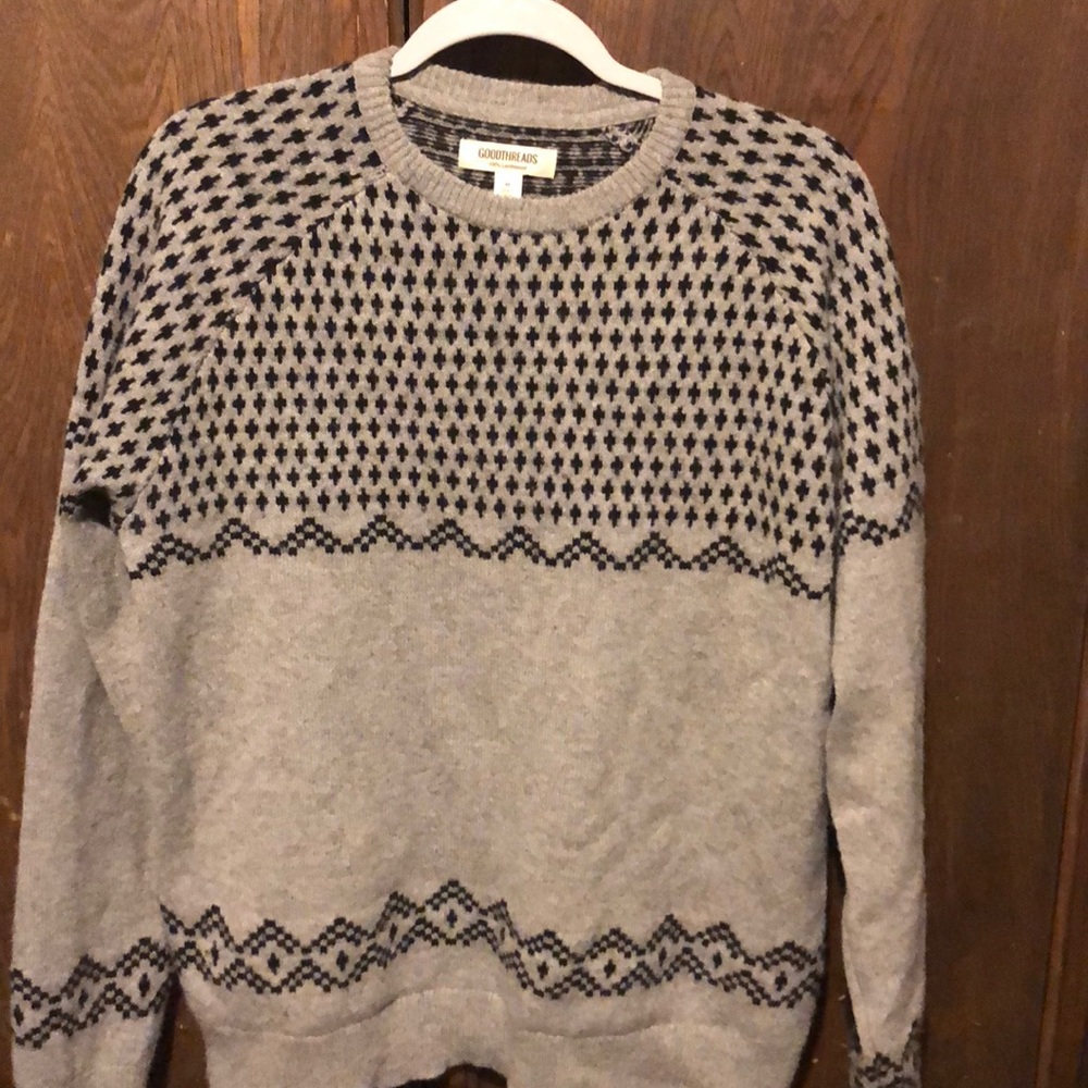 Good threads lambs wool sweater!